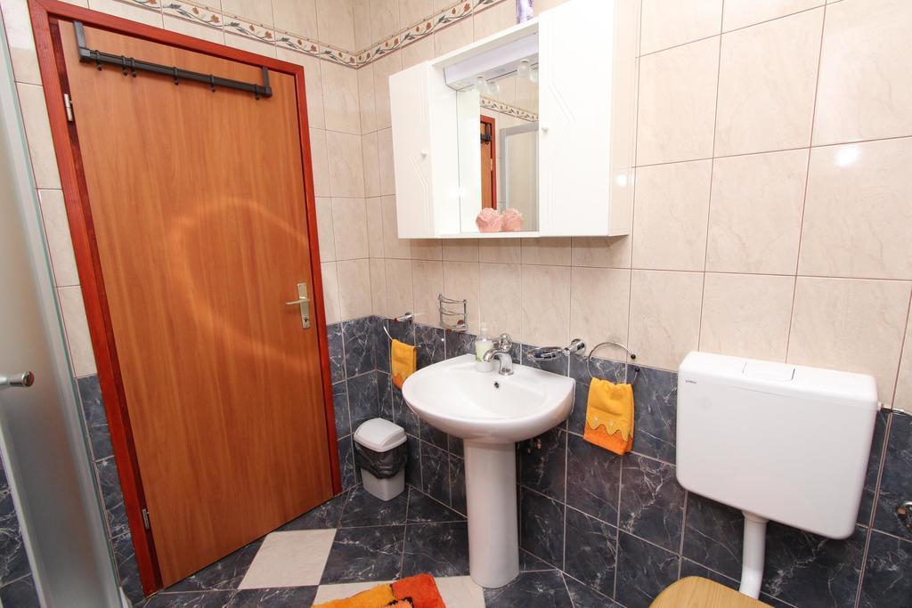 Rooms And Apartment Sanja Rovinj Exterior photo